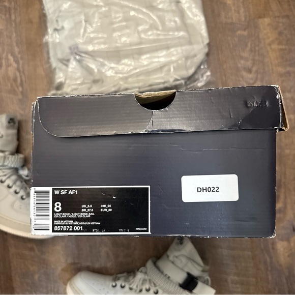 Nike SF Special Field Air Force 1 High Sail Light Bone